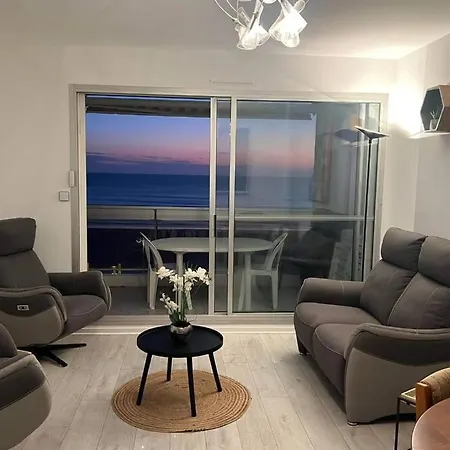 Avec Vue Apartment