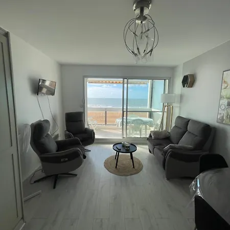 Avec Vue Apartment